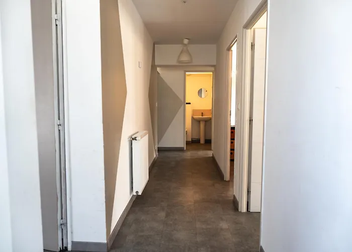 Le Grand Appartement, Parking Prive