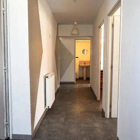 Le Grand Appartement, Parking Prive