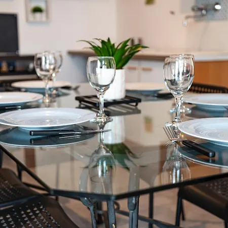 Lägenhet Le Grand Appartement, Parking Prive *